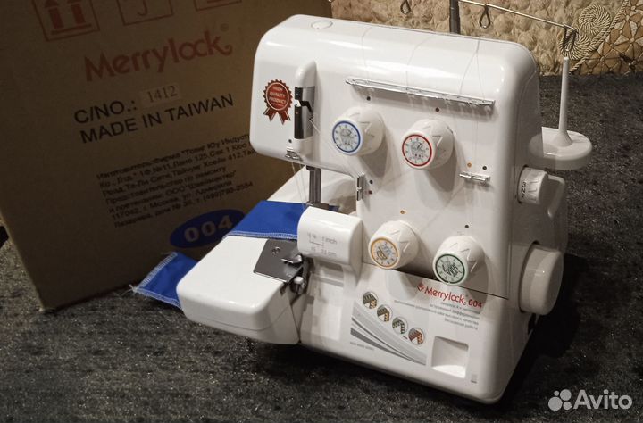 Продается оверлок Merrylock 004