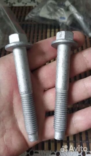 Болты задней подвески подрамника Форд фокус 2