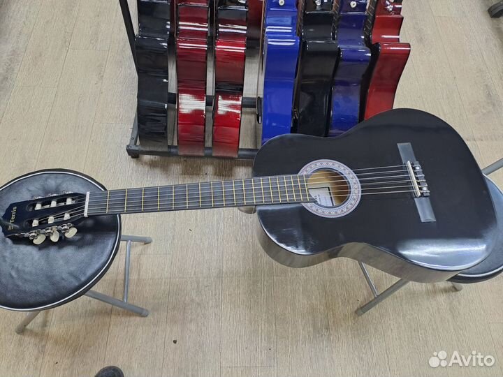 Гитара классическая чёрная