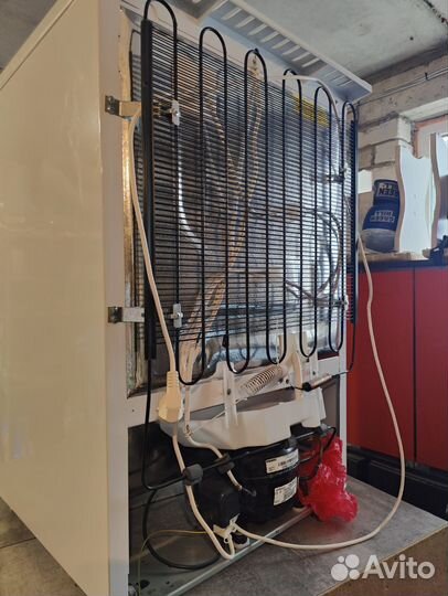 Мини барный холодильник в отличном состоянии