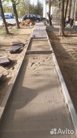 Укладка тротуарной брусчатки