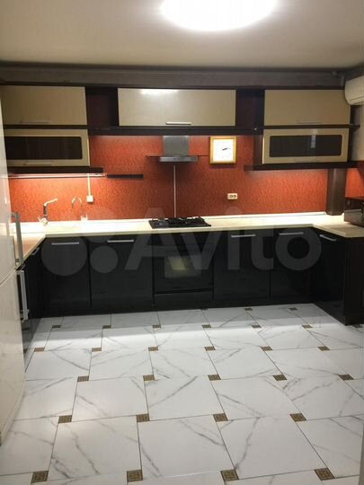 Дом 210 м² на участке 12,2 сот.