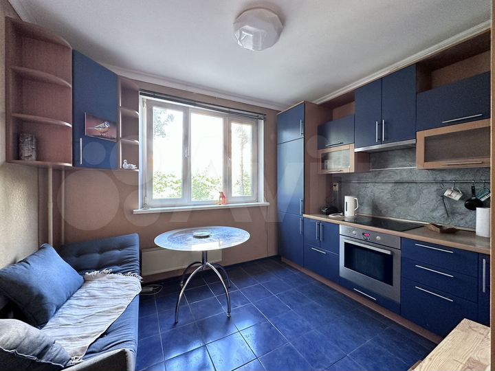 2-к. квартира, 58 м², 2/14 эт.