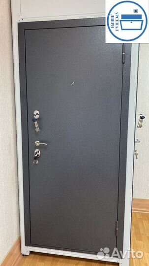 Дверь входная металлическая новая