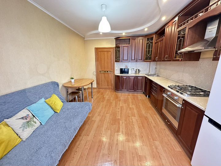 2-к. квартира, 87 м², 7/10 эт.