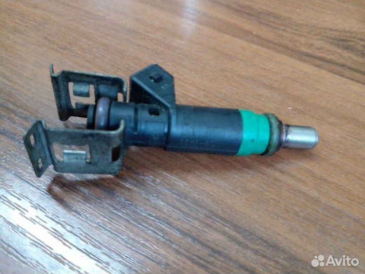 Форсунка инжекторная Ford Focus 2 2008