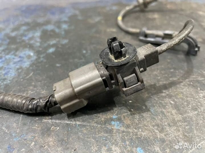 Датчик ABS передний правый Honda Civic 8 4D FD