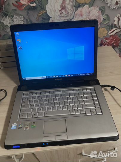 Ноутбук toshiba