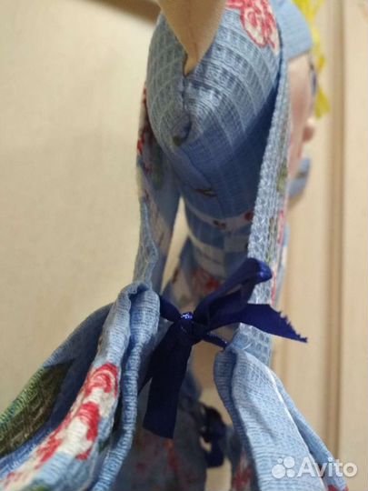 Новые кухонные полотенца на плечиках