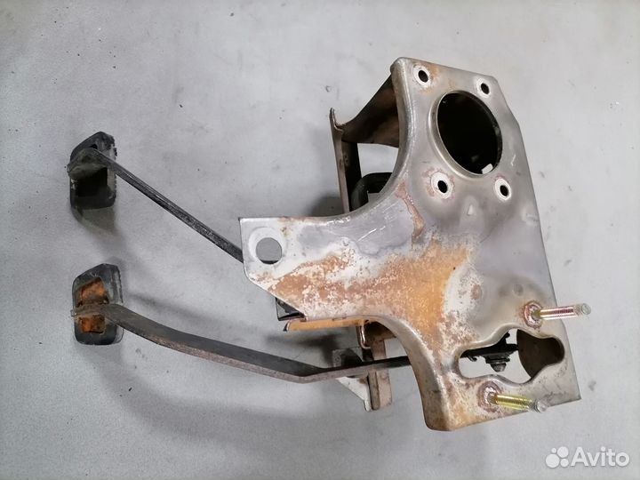 Педальный узел Nissan Bluebird 1983-1990