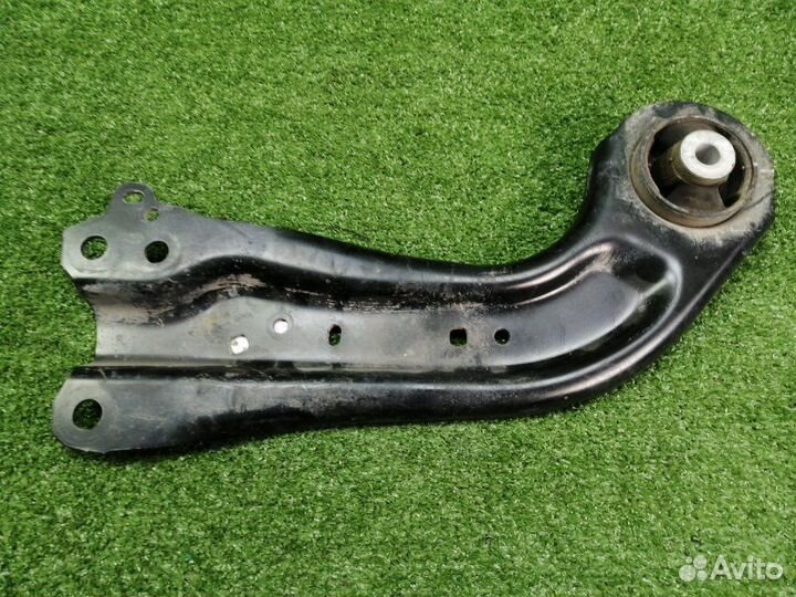 Рычаг подвески задний правый Toyota Corolla ZRE210
