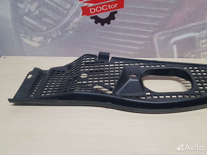 Жабо накладка дворников Renault Duster 1