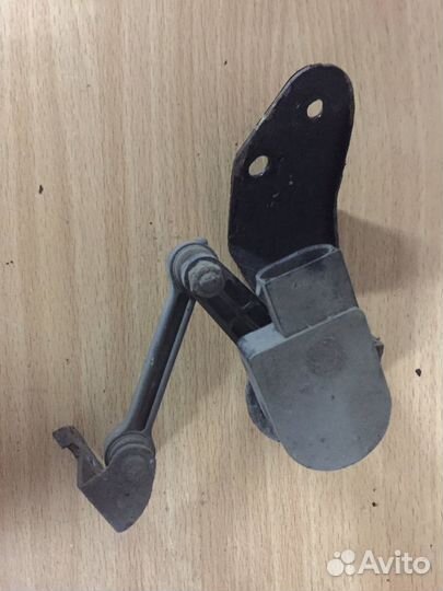 Датчик дорожного просвета задний левый Audi A8 D3