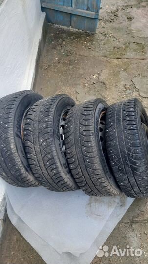 Bridgestone Blizzak DM-V1 185/65 R15