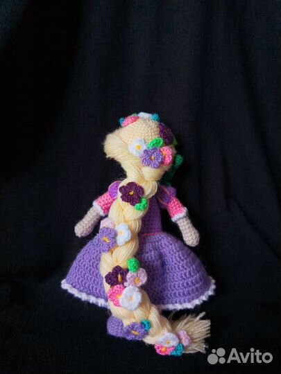 Вязанная кукла Рапунцель (и Паскаль)