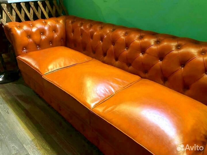 Диван кожаный честер