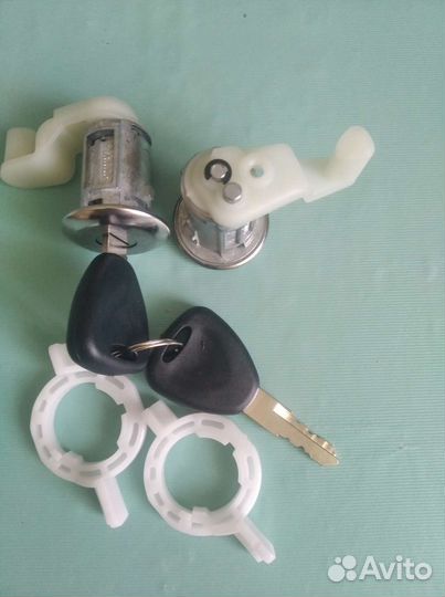 Личинки замка для Renault Clio,Megan,Master