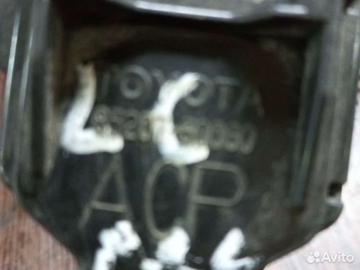 Toyota Prado 150 форсунка омывателя фар R 09-13