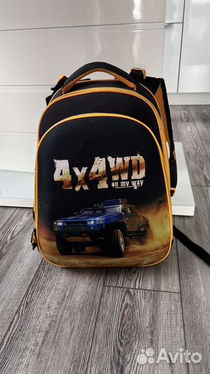 Школьный рюкзак