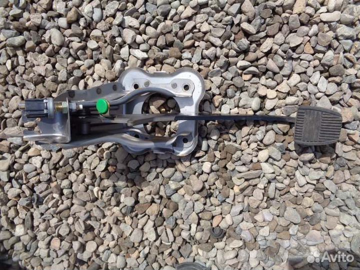 Педаль тормоза Toyota Carina ST215 3S-FE 1999/3