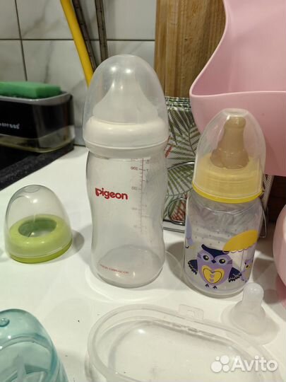 Детские товары: бутылки, стойка для сушки, посуда