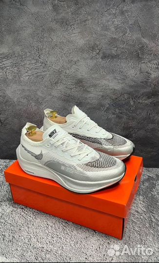 Кроссовки nike спортивные