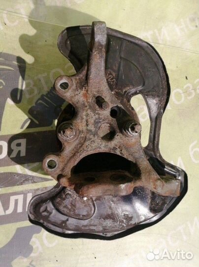 Ступица цапфа кулак передняя левая Mercedes-Benz