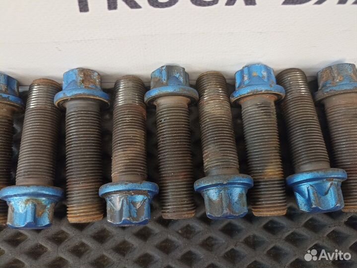 Комплект болтов ступицы передней