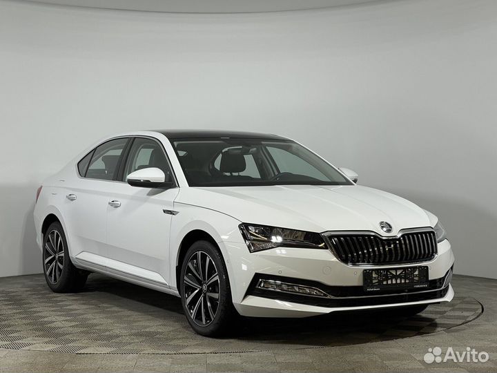 Skoda Superb 2.0 AMT, 2024