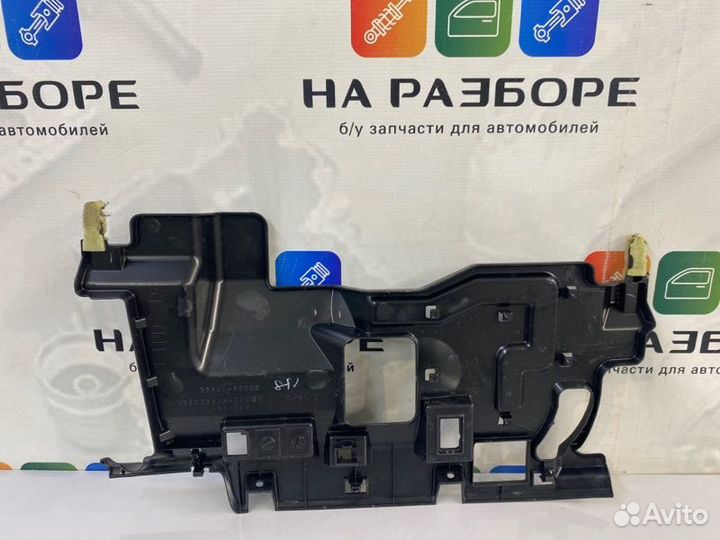 Накладки на торпедо боковые левые Toyota Land