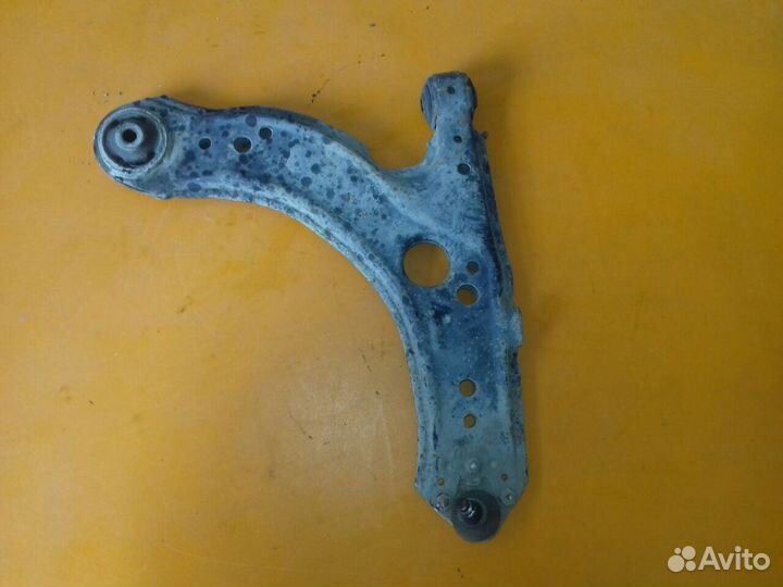 Рычаг передний нижний на Skoda Octavia Tour