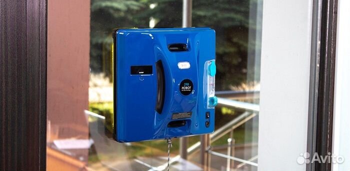 Робот мойщик окон квадратный с распылителем