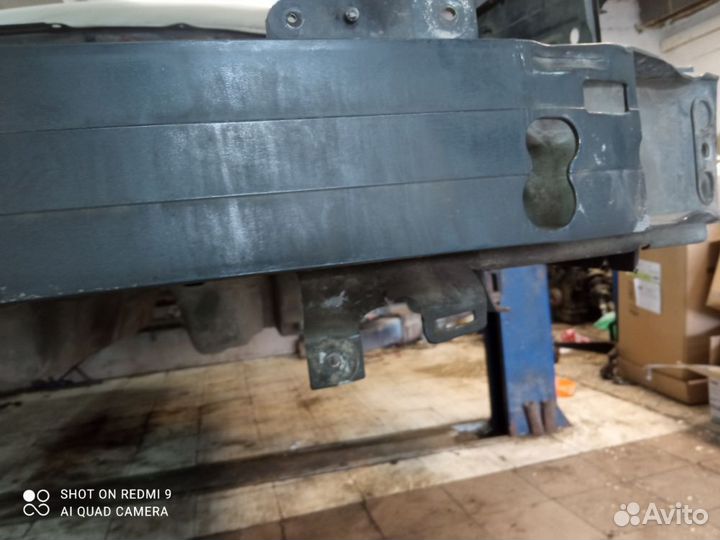 Усилитель переднего бампера Volvo S80