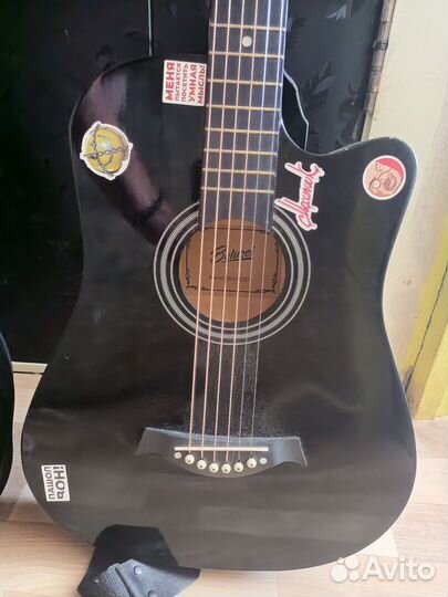 Акустическая гитара
