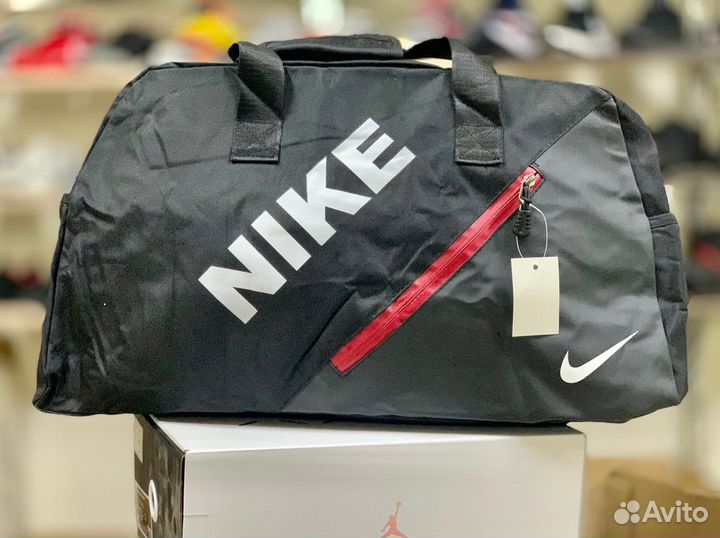 Спортивная сумка Nike