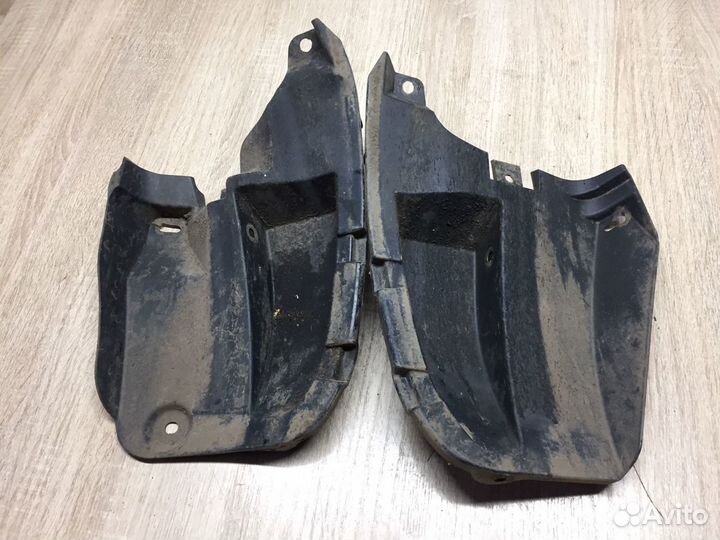 Подкрылок Задний Левый Toyota Corolla E150