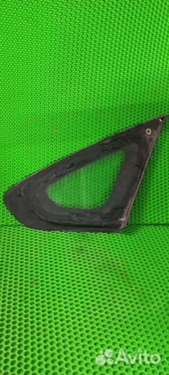 Стекло кузовное глухое левое Nissan Almera (G15) I