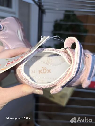 Босоножки для девочки 24 размер новые