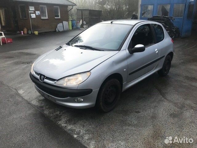 Разбор на запчасти Peugeot 206