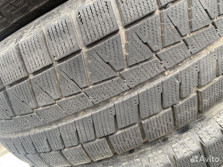 Bridgestone Blizzak Revo GZ 215/65 R16