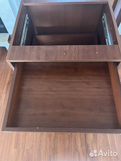 Тумба с выдвижными ящиками