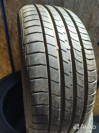 Dunlop SP Sport LM705 215/45 R16