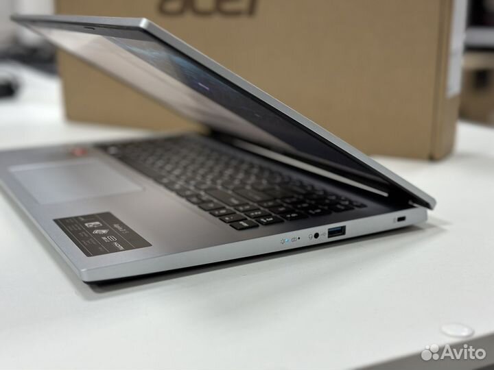 Ноутбук новый Ryzen 7 5700U SSD-512gb озу-8gb