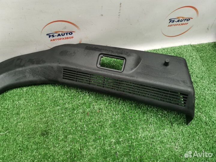 Пластик багажника задний левый Mazda 3 хетчбэк BM