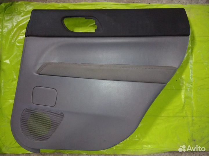 Обшивка карта двери Subaru Forester SG5 2002-2007г
