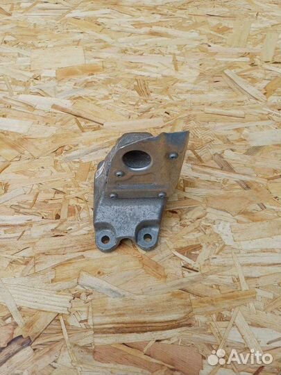 Кронштейн двигателя правый Bmw 3 F30 B48B20A 2018