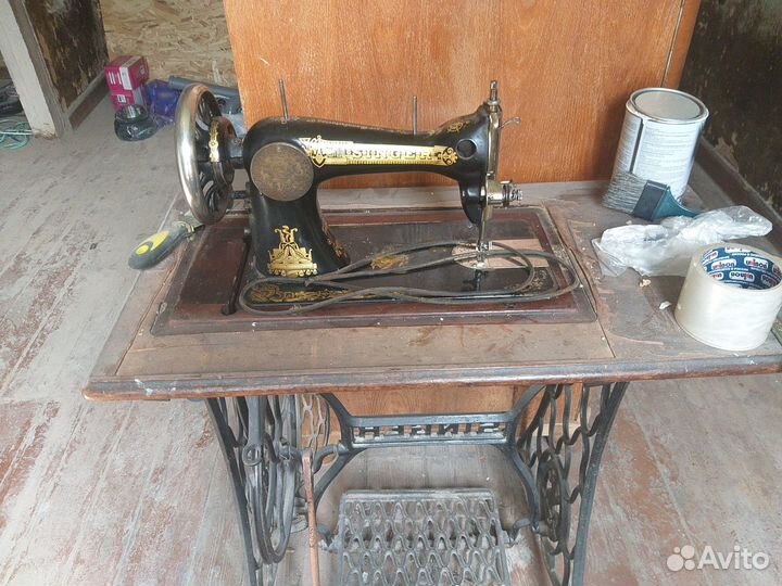 Продам швейную машинку зингер