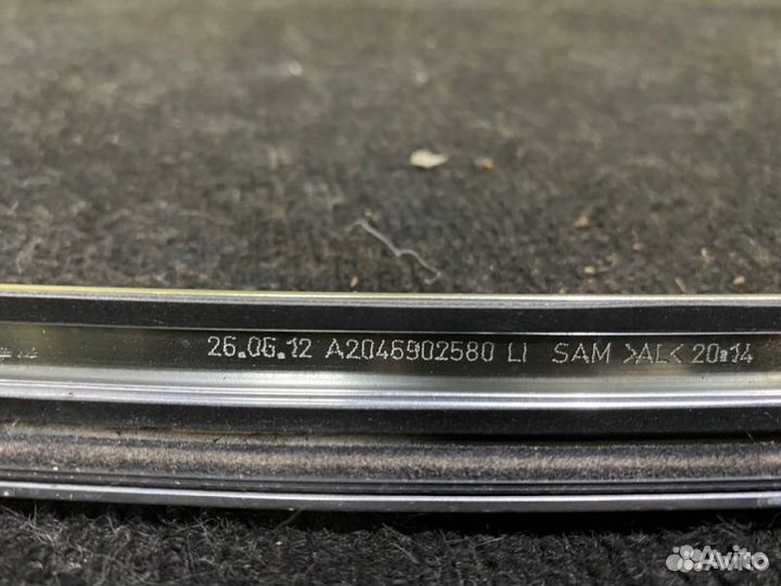 Молдинг на дверь левый Mercedes 204 W204 OM651.911