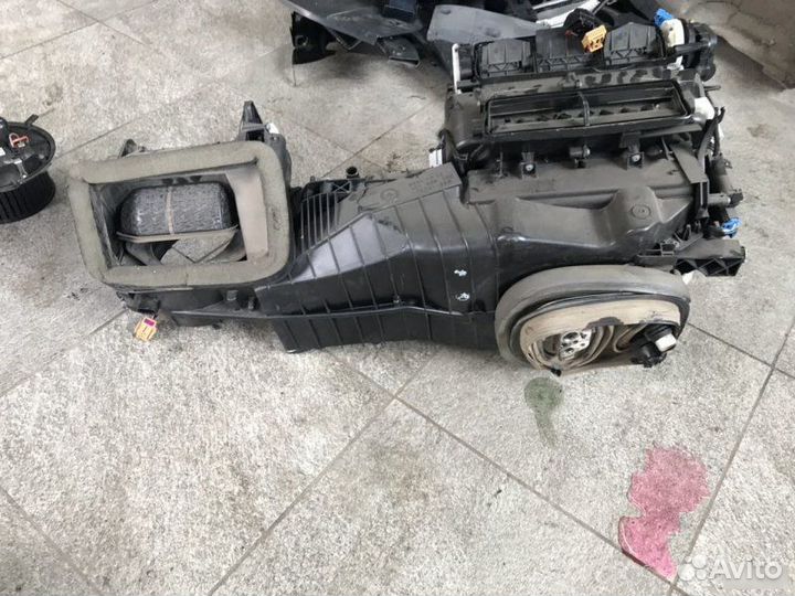 Корпус отопителя Volkswagen Passat B7