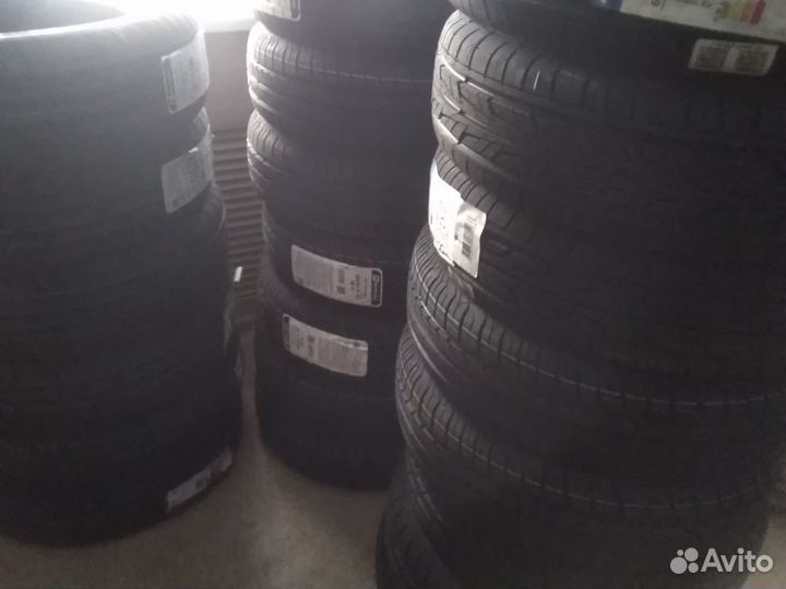 Yokohama BluEarth AE51 215/50 R17